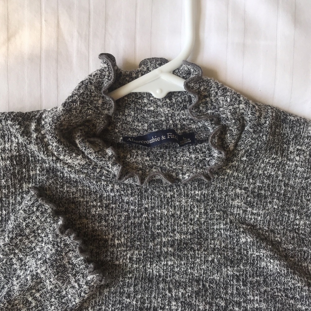 Abercrombie Gray turtle neck